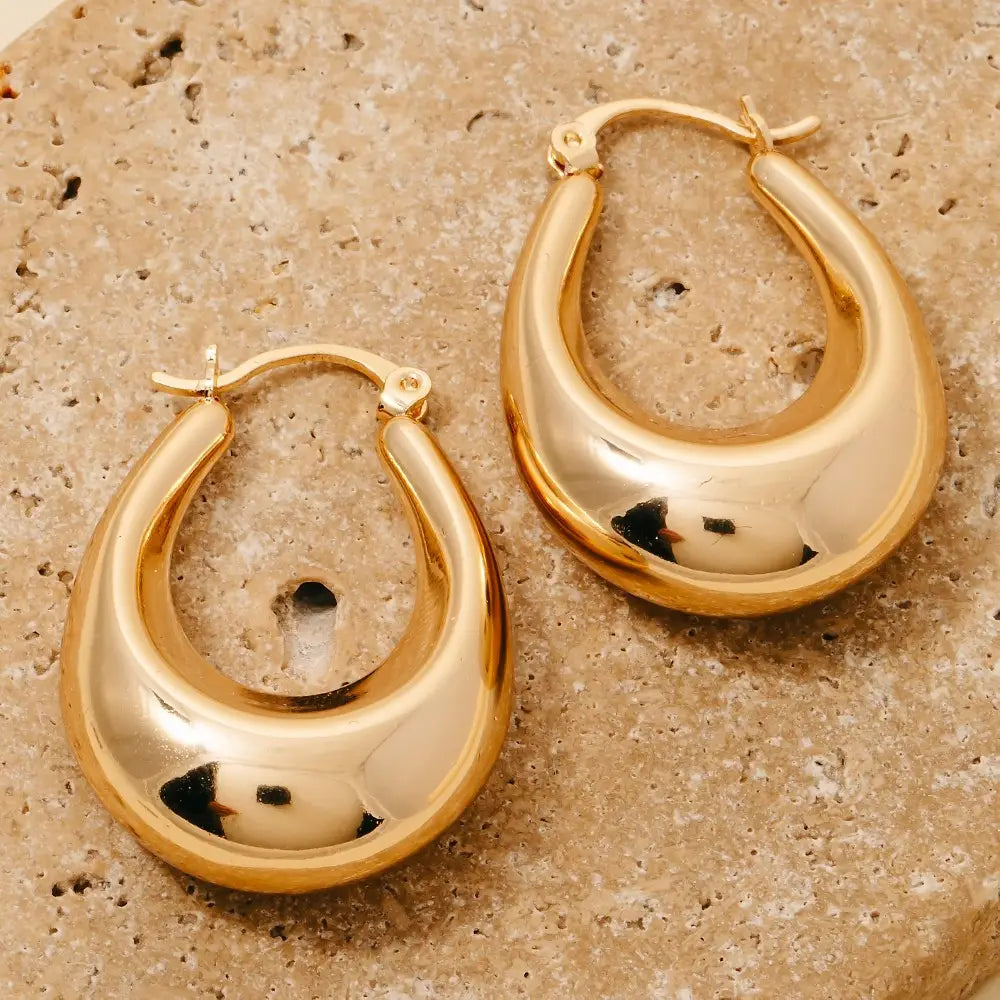 Graduated Latch Hoop Earrings