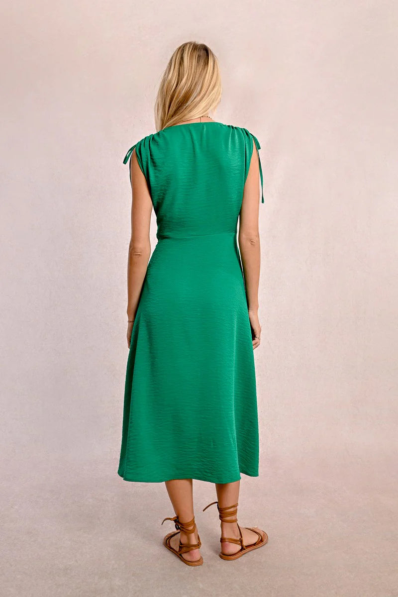 FLOWY MID-LENGTH DRESS
