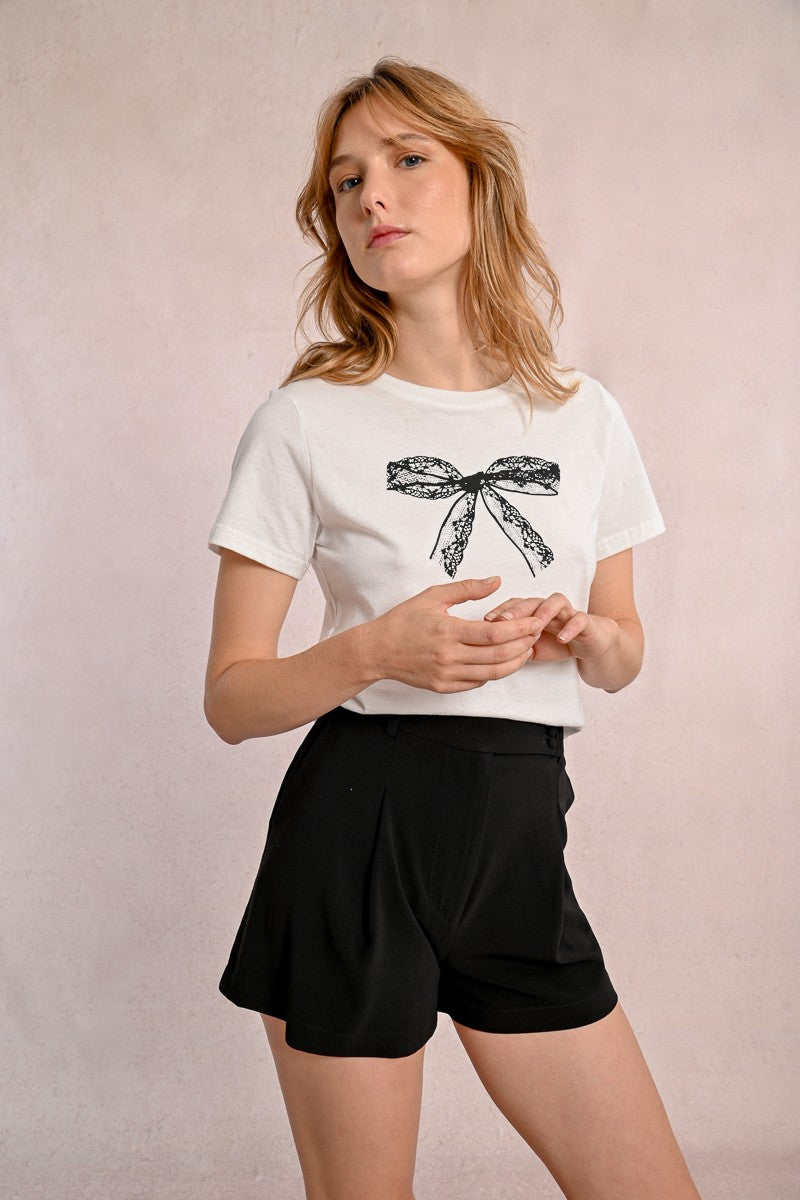 Fitted t-shirt with lace bow pattern