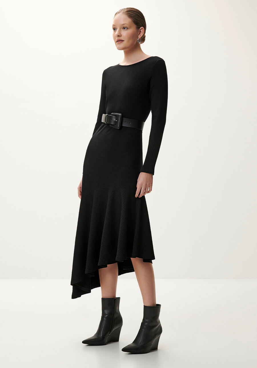 A Symmetrical Ribbed Black Dress